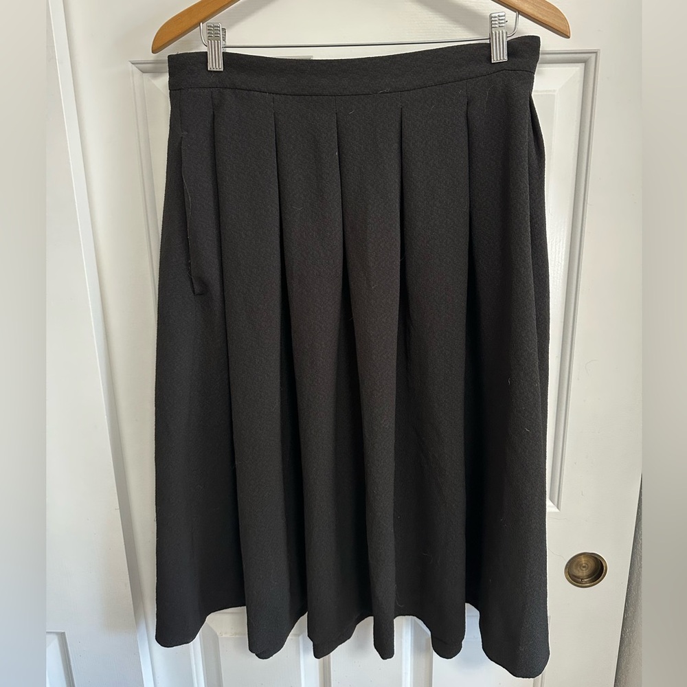 H&M Black Pleated Midi Skirt